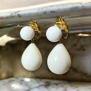 Vintage Crown Trifari Earrings Gold Tone White Tear Drop Dangle Clip On Signed